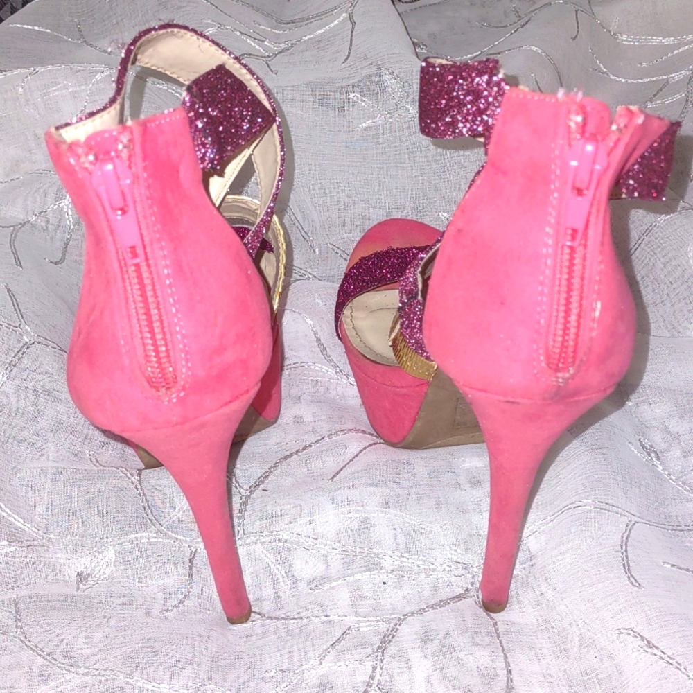 High Heels - Picture 3 of 5
